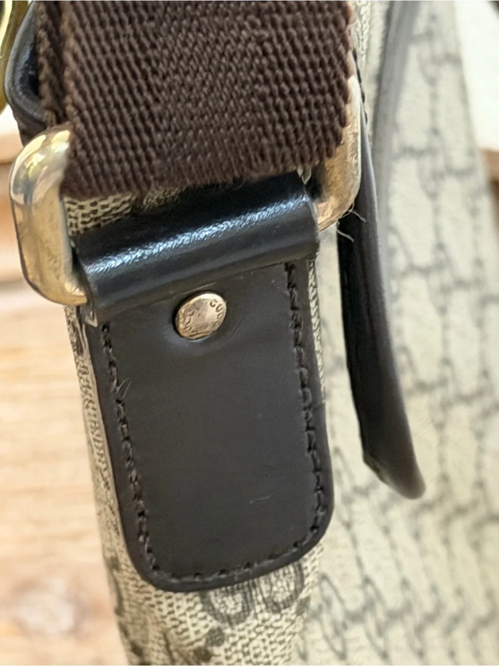 SOLD

AUTHENTIC Gucci Beige Brown GG Supreme Crossbody Bag - Picture 5 of 10